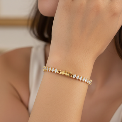 Eliara Teardrop Bracelet