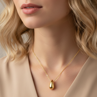 Noémi Teardrop Necklace