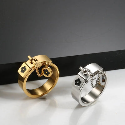 Fleur Charm Lock Ring