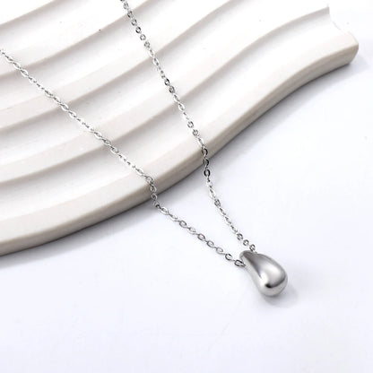 Noémi Teardrop Necklace