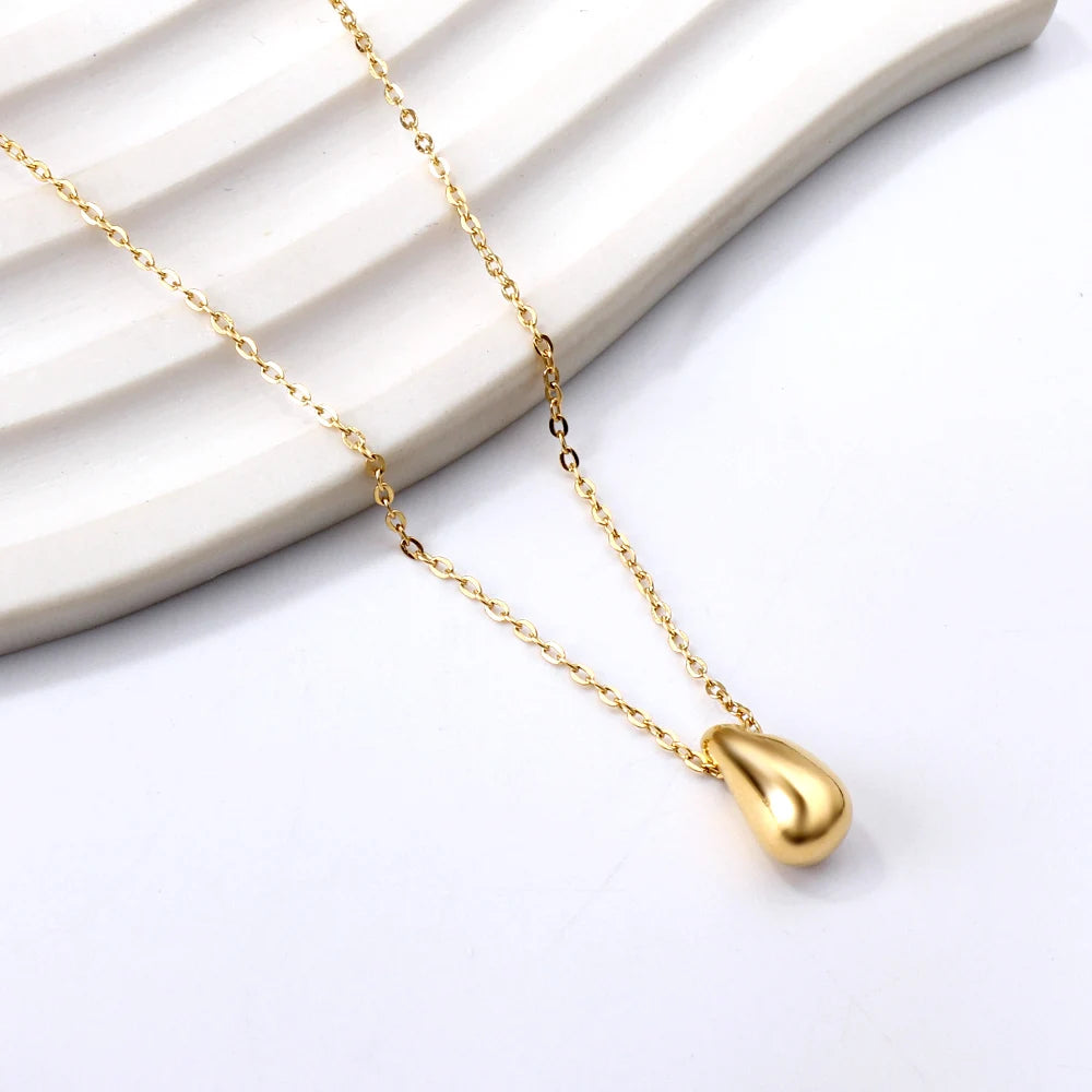 Noémi Teardrop Necklace