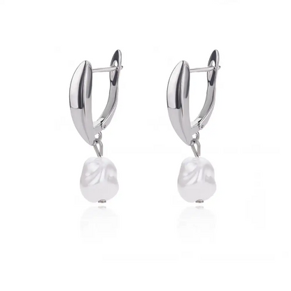Isla Pearl Earrings