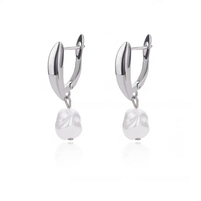 Isla Pearl Earrings