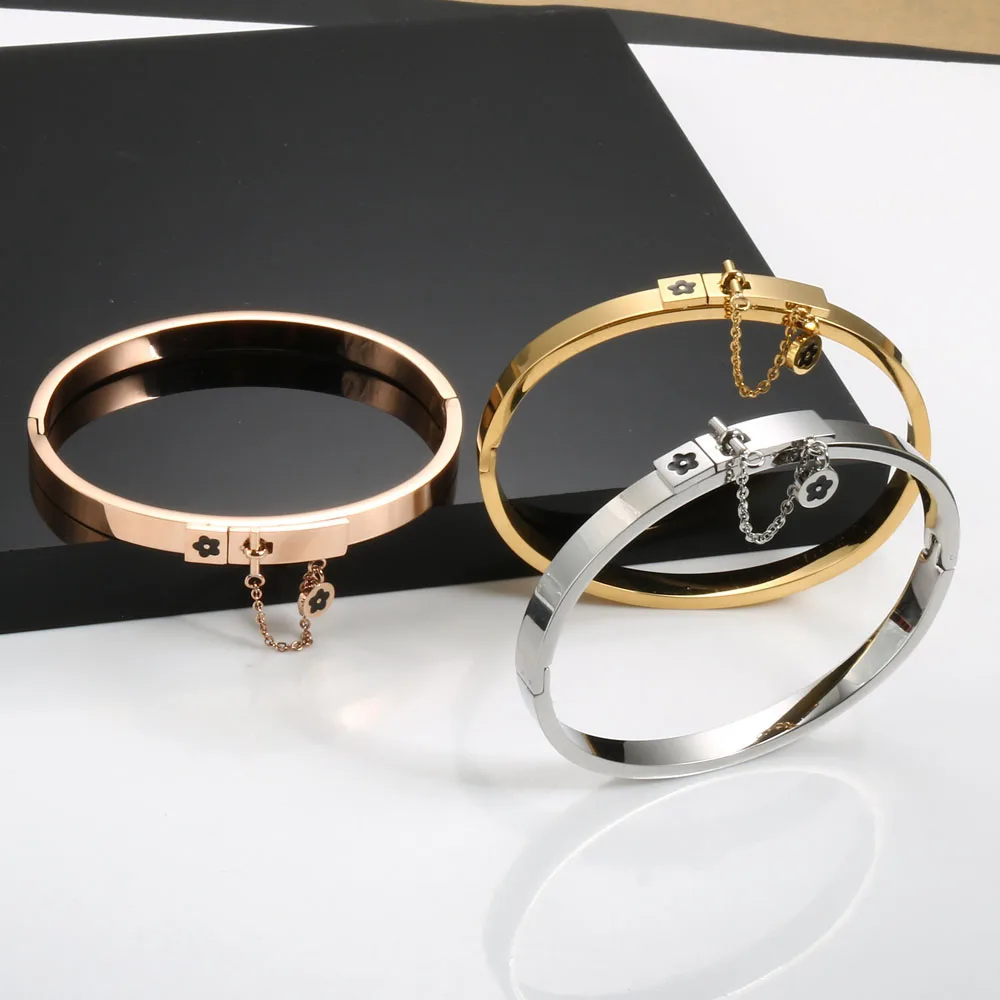 Fleur Charm Lock Bangle